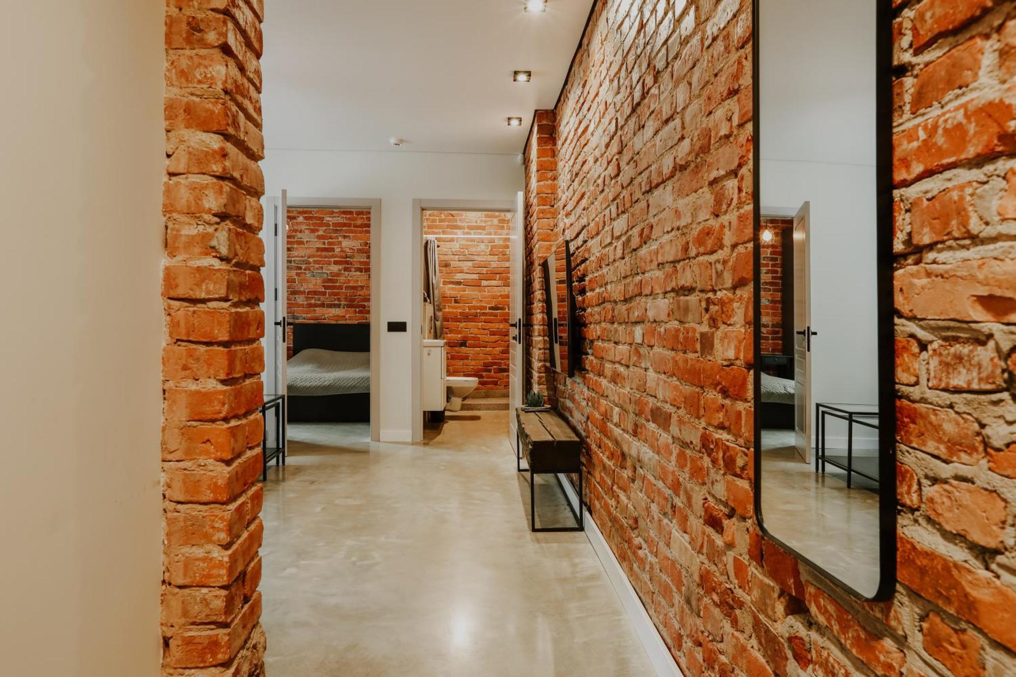 קלייפדה Old Brick Boutique Apartments מראה חיצוני תמונה