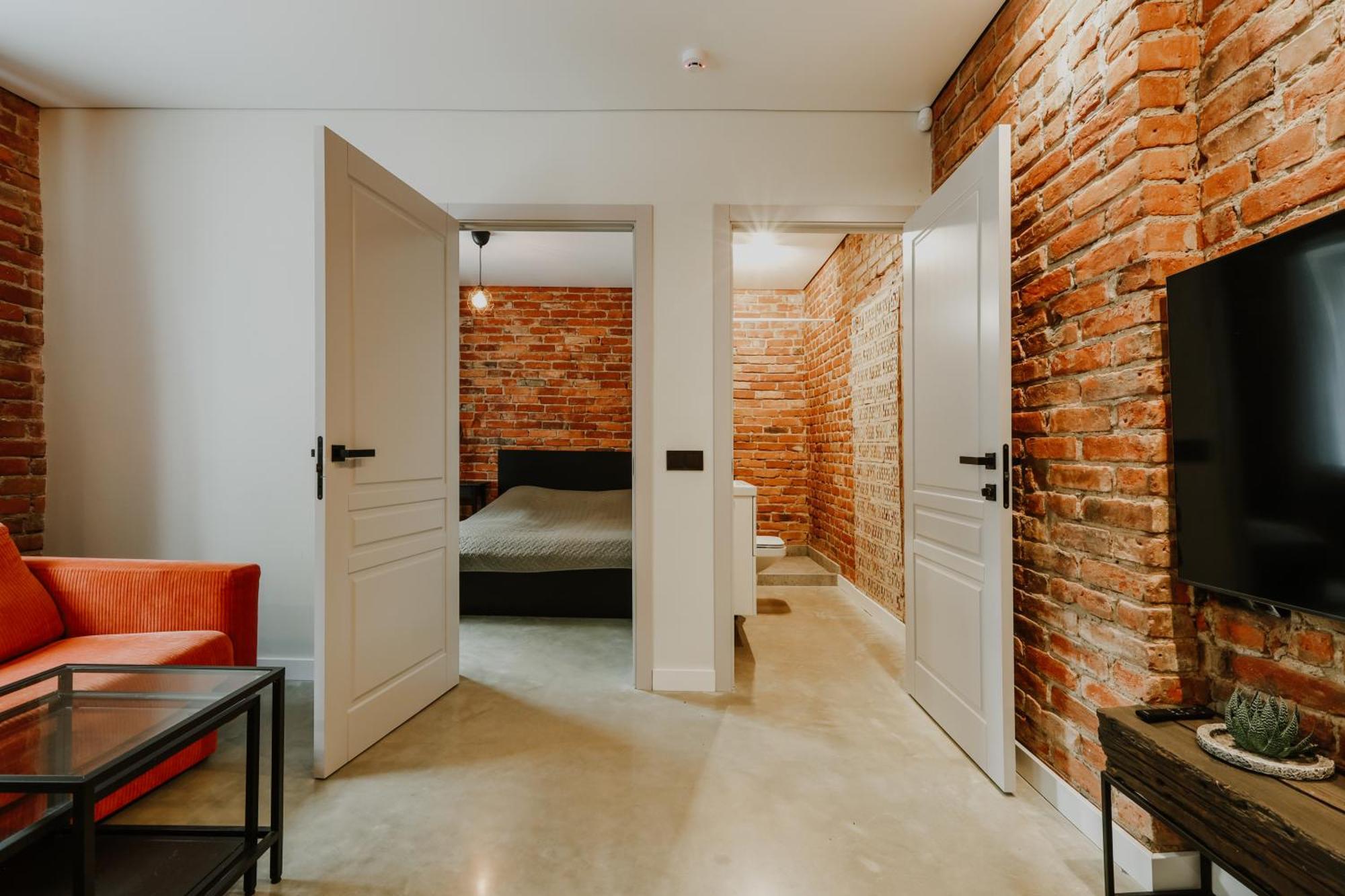 קלייפדה Old Brick Boutique Apartments מראה חיצוני תמונה