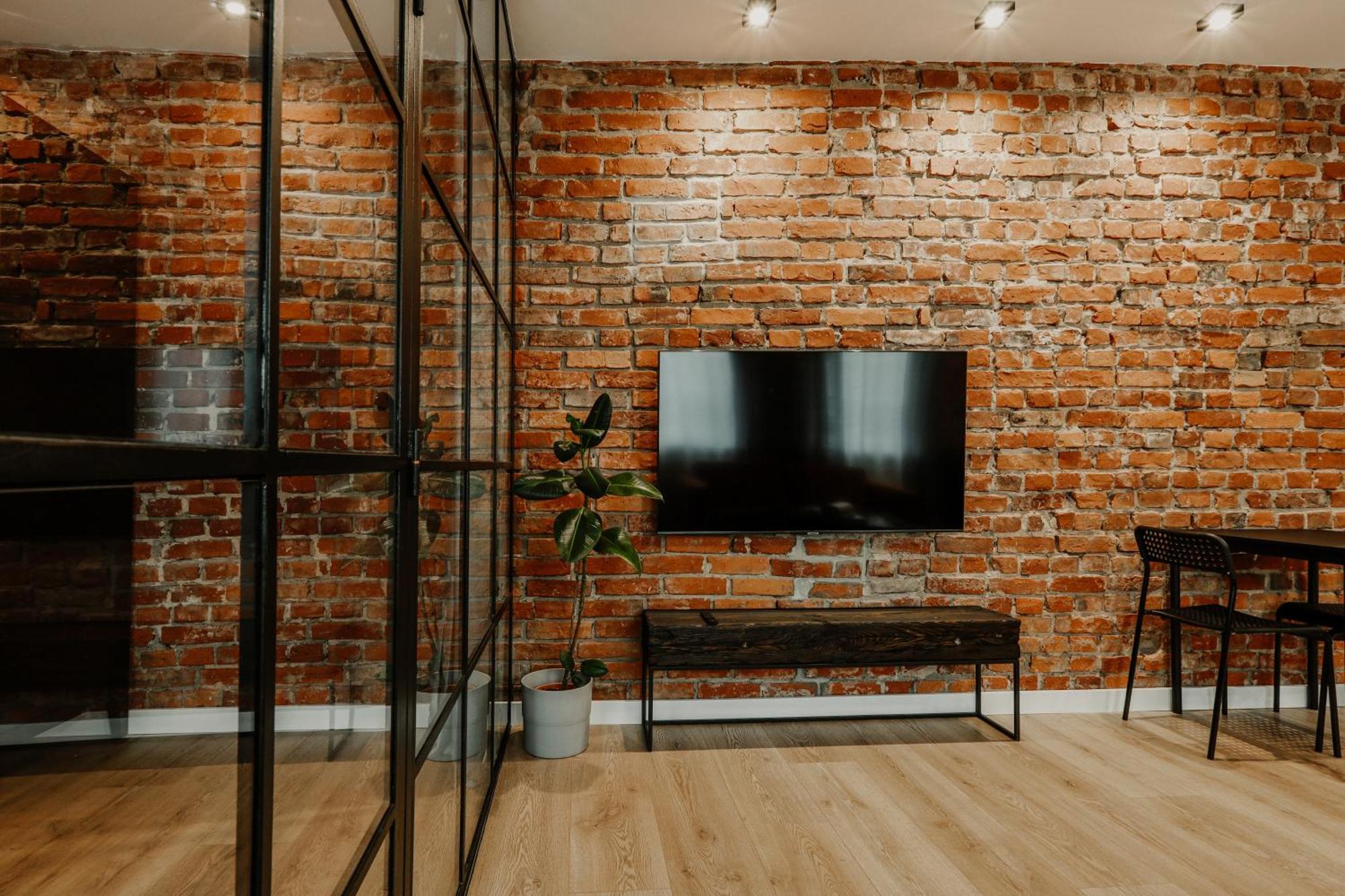 קלייפדה Old Brick Boutique Apartments מראה חיצוני תמונה